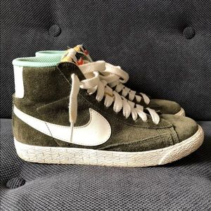 Women’s Nike blazer